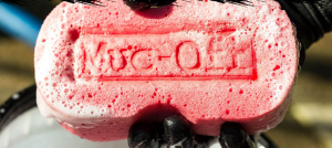 Muc-Off Expanding Pink Sponge Temizleme Süngeri