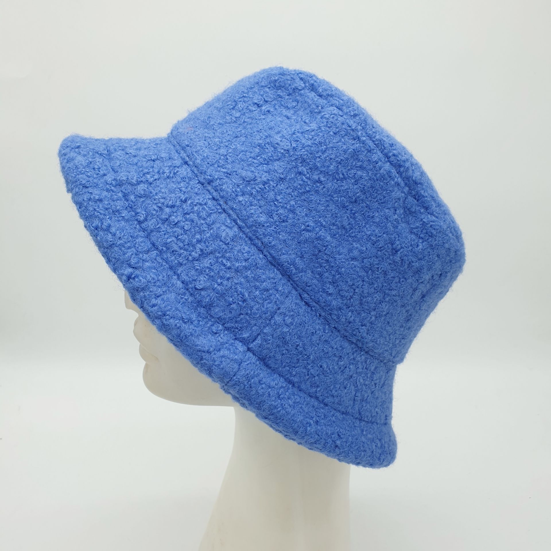 Mavi Renk Kıvırcık Kumaş Bayan Yuvarlak Şapka