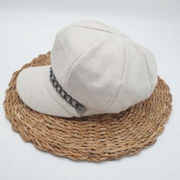 Beyaz Renk Kaşe Kumaş Siperli Bayan Şapka
