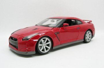 Nissan Skyline GT-R / Red 1/18