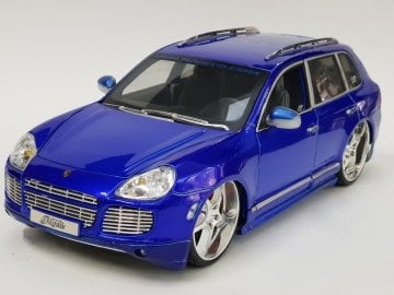 Porsche Cayenne turbo 1:18