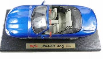 Jaguar XK8  BLUE Convertible 1996 1:18
