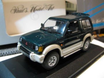 Minichamps Mitsubishi Pajero SWB (1994)