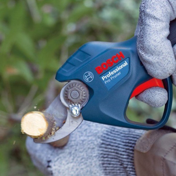 Bosch Pro Pruner Akülü Budama Makası 12 Volt 2 Amper Çift Akü