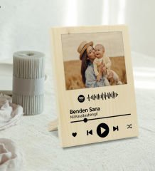 BK Gift Kişiye Özel Anne-Bebek Temalı Fotoğraflı Spotify Barkodlu Dekoratif Ahşap Çerçeve