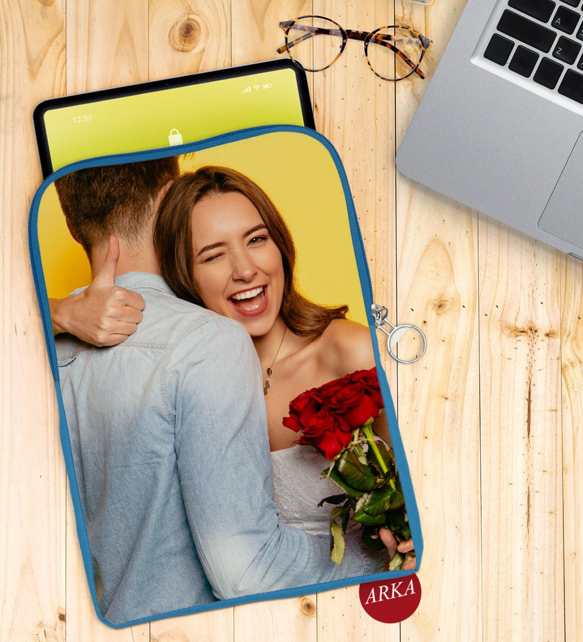 Kişiye Özel Sevgililer Fotoğraflı Taşınabilir Koruyucu Tablet Kılıfı & Organizer Çanta - Mavi-1
