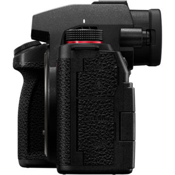 Panasonic Lumix S5 II + S 20-60mm f/3.5-5.6 Lens