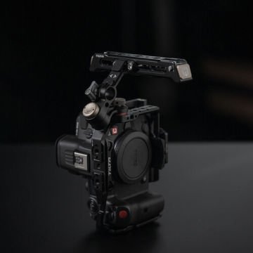 ﻿Tilta Full Camera Cage for Canon R5C - Black ( TA-T32-FCC-B )