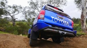 ARKA TAMPON SUMMIT TOYOTA HILUX 2015 - 2020 REVO