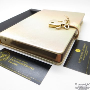 İsme Özel Kilitli Defter ve Kalem | Metalik Gold,14x20cm. 160 Yaprak, 80gr. Hediyelik Set