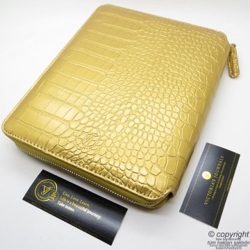 Crocodile İsme Özel Fermuarlı Folder Tarihsiz Organizer ve Roller Kalem 15x21 | Golden