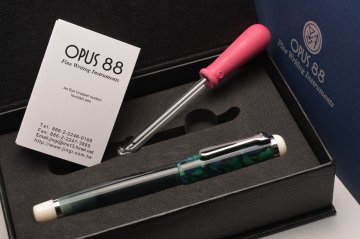 OPUS 88 Omar Green Dolma Kalem 1.5mm Kesik Kaligrafik Uç | İsme Özel Kalem