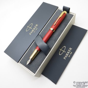 Parker IM Premium Saten Kırmızı Altın Desenli Dolma Kalem | İsme Özel Kalem