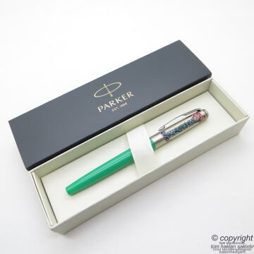 Parker Sanatsal Çizimli Yeşil Dolma Kalem | Benzersiz üründür. Yalnızca bir adet bulunmaktadır