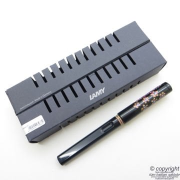 Lamy Sanatsal Çizimli Siyah Dolma Kalem | Benzersiz üründür. Yalnızca bir adet bulunmaktadır