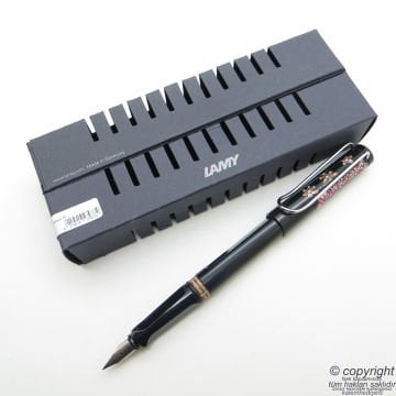Lamy Sanatsal Çizimli Siyah Dolma Kalem | Benzersiz üründür. Yalnızca bir adet bulunmaktadır