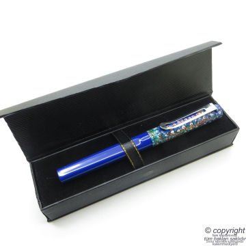 Mavi Metal Sanatsal Çizimli Dolma Kalem | Benzersiz üründür. Yalnızca bir adet bulunmaktadır