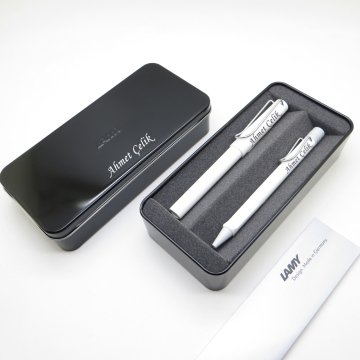 Lamy Safari Beyaz Roller Kalem + Tükenmez Kalem Seti + Metal Kutu | Lamy Kalem | Hepsi İsme Özel