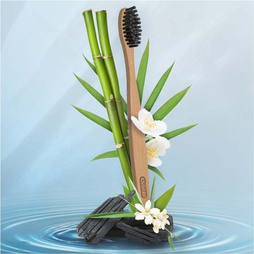 Oral-B Bambu Kömür Özütlü Diş Fırçası