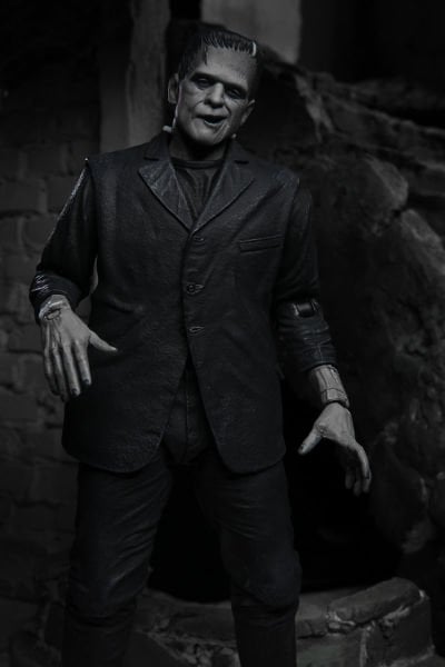 Universal Monsters - Ultimate Frankenstein's Monster (Black & White) Figure