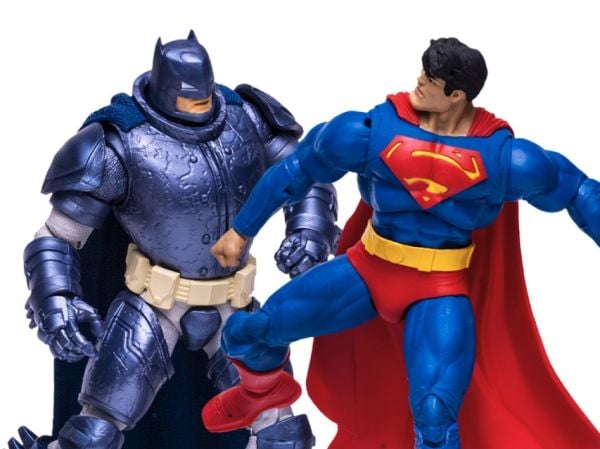 DC Multiverse Batman: The Dark Knight Returns - Superman vs. Armored Batman Two-Pack