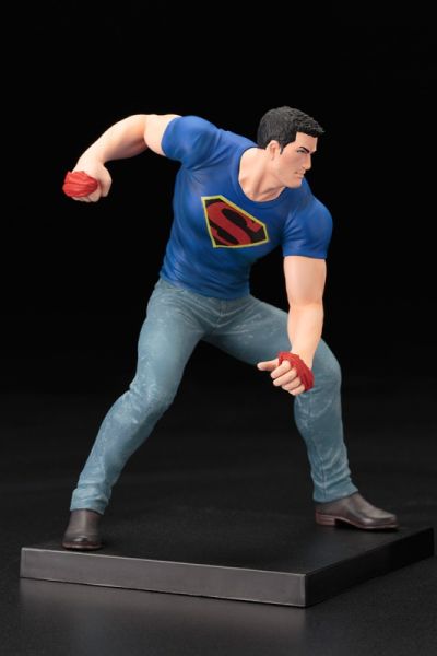 DC Universe Clark Kent ''Truth'' SDCC 2016 Limited Edition ARTFX+ Statue Heykel
