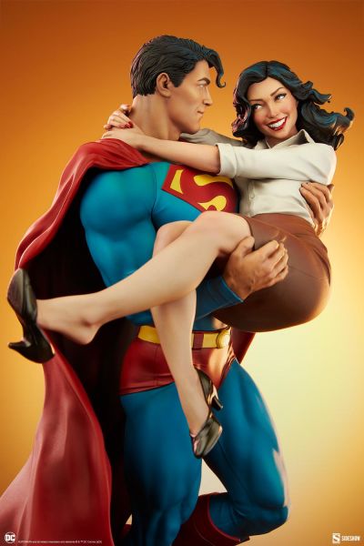 DC Comics - Superman and Lois Lane Diorama Limited Edition Heykel