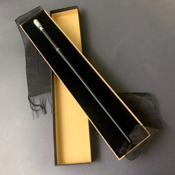 Fantastic Beasts Percival Graves Wand in Collector’s Box (Asa)