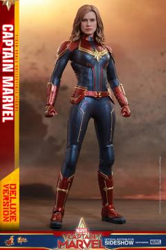 Captain Marvel Deluxe Version Sixth Scale Figure