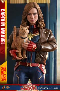 Captain Marvel Deluxe Version Sixth Scale Figure