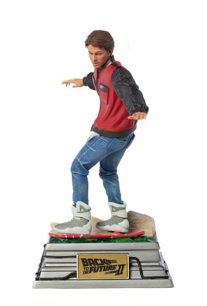 Back To The Future 2 - Marty McFly on Hoverboard 1/10 Art Scale Limited Edition Heykel