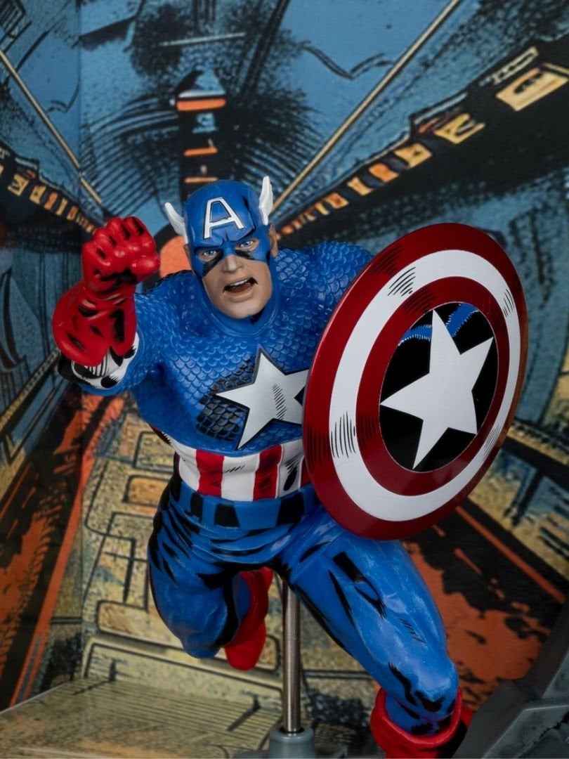 Marvel Comics - Captain America (Captain America #100) 1/10 Scale Heykel