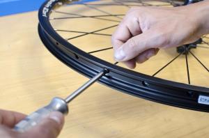 Unior 1751/2Q Kare Kesitli Jant Teli Başı Tornavidası