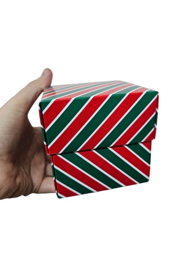 10x10x10 cm Yılbaşı Kırmızı Yeşil Verev Çizgili Komple Karton Hediyelik Kutular