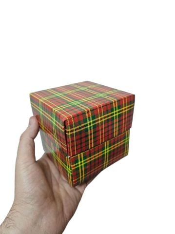 10x10x10 cm Yılbaşı Piti Kare Çizgili (Kırmızı Yeşil) Komple Karton Hediyelik Kutular