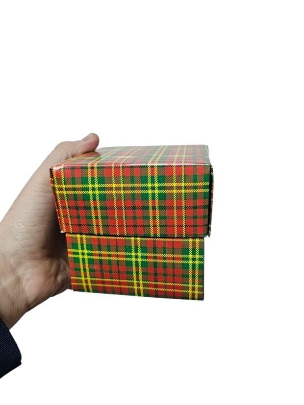 10x10x10 cm Yılbaşı Piti Kare Çizgili (Kırmızı Yeşil) Komple Karton Hediyelik Kutular