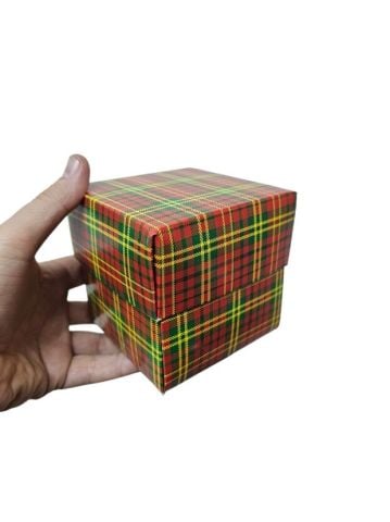10x10x10 cm Yılbaşı Piti Kare Çizgili (Kırmızı Yeşil) Komple Karton Hediyelik Kutular