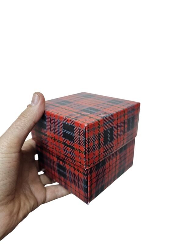 10x10x10 cm Yılbaşı Piti Kare Çizgili (Kırmızı Siyah) Komple Karton Hediyelik Kutular
