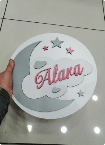 İsme Özel Ay & Bulut Süslü Ahşap Yuvarlak Kapı süsü