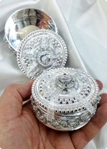 48 Li Süslü İşlemeli Yuvarlak  Pvc Kutu