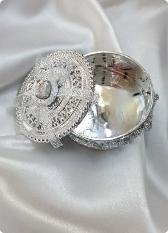 48 Li Süslü İşlemeli Yuvarlak  Pvc Kutu