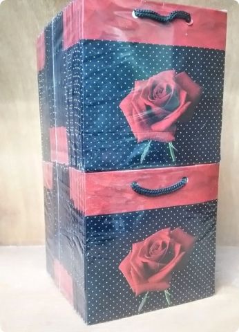50 Li 11x11 Cm Karton Çanta Poşet Siyah Zemin Gül Desenli