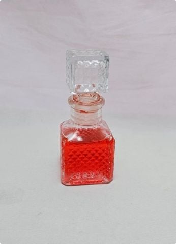 50 cc Kare Kristal Kapaklı Dikdörtgen Cam Şişe