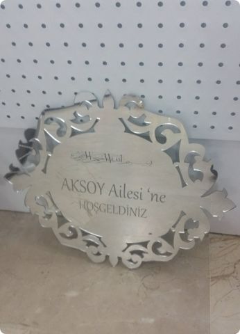 İsim Yazılı  Lazer kesim Pleksi Ayna Kapı Süsü (30 Cm)