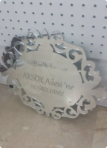 İsim Yazılı  Lazer kesim Pleksi Ayna Kapı Süsü (30 Cm)