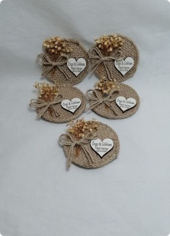 25 Li Süslü İsme özel ahşap kalp yuvarlak Magnet (Söz, Nişan, Nikah, Şekeri)