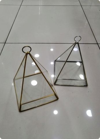 Metal Kenarlı Pramit Cam Kutu (söz,nişan masa süsleme)