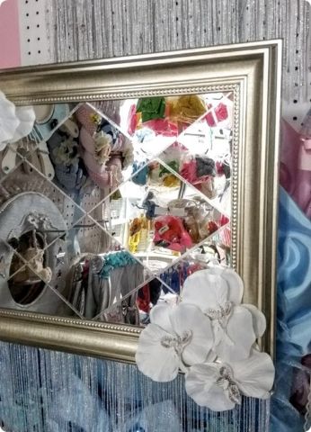 Süslü Baklava Desenli İsimli Aynalı Ahşap Çerçeve Kapı Süsü