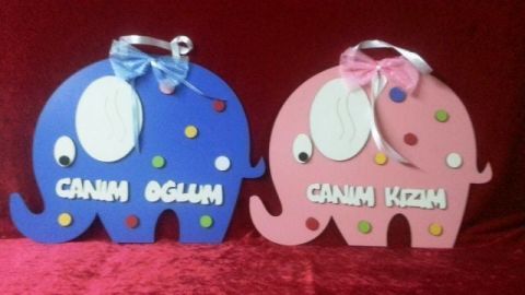 Ahşap renkli fil bebek kapı süsü