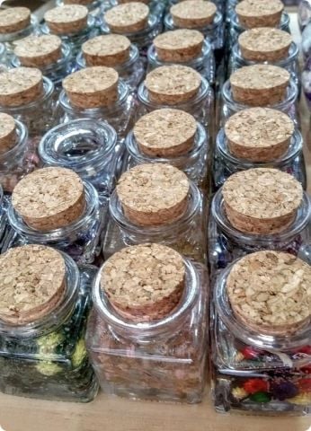1 Pk Çiçekli Jel Mum (Mantar Kapaklı Kare Kavanoz)